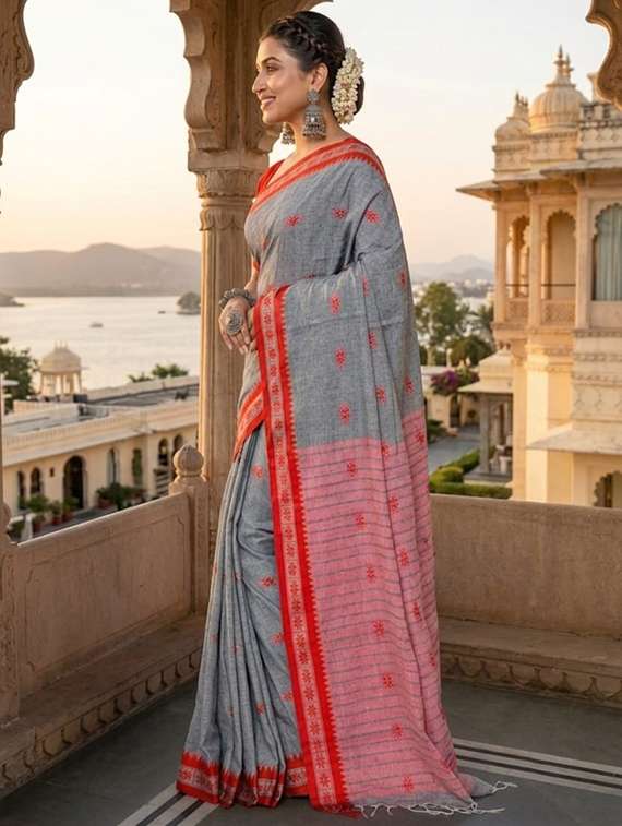 women self design handloom saree with blouse - 22543970 -  Standard Image - 2