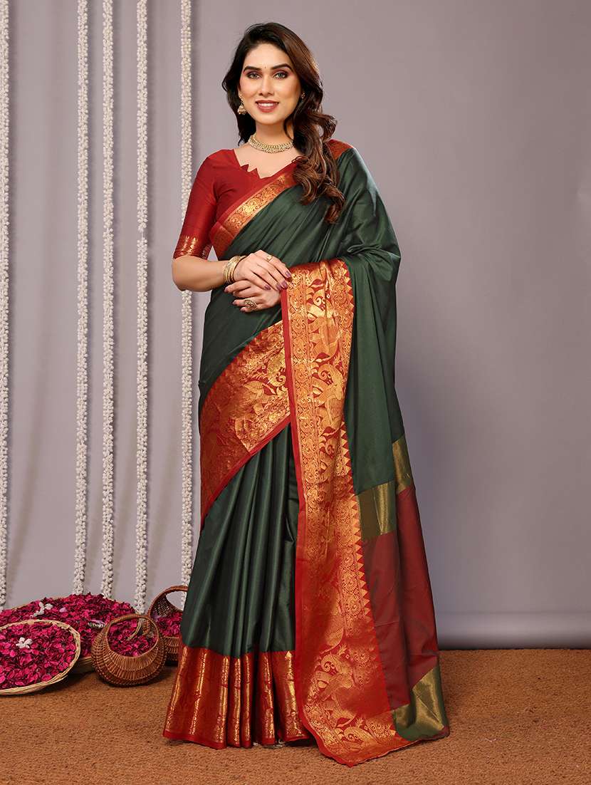 women solid with bordered saree with blouse