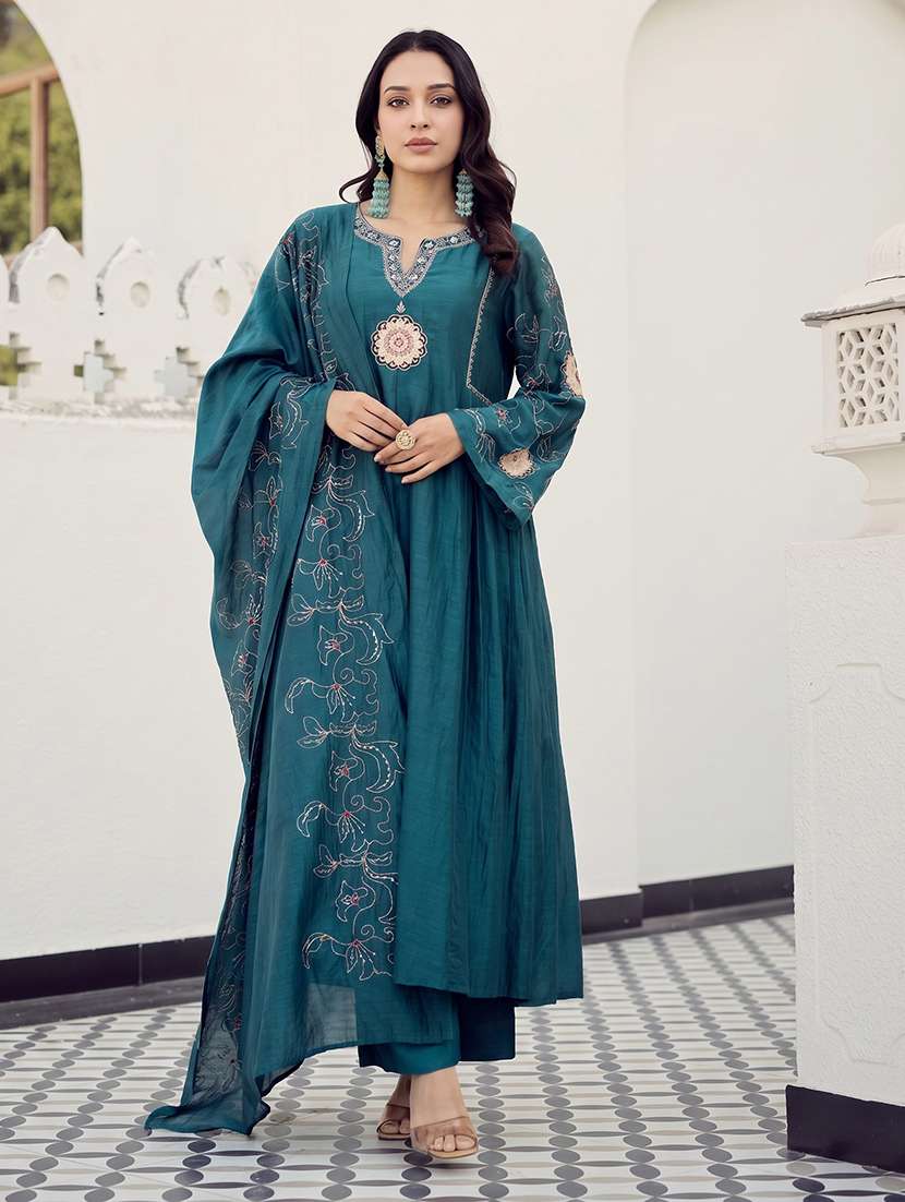 women embroidered long sleeve kurta pant with dupatta set - 22548125 -  Standard Image - 2