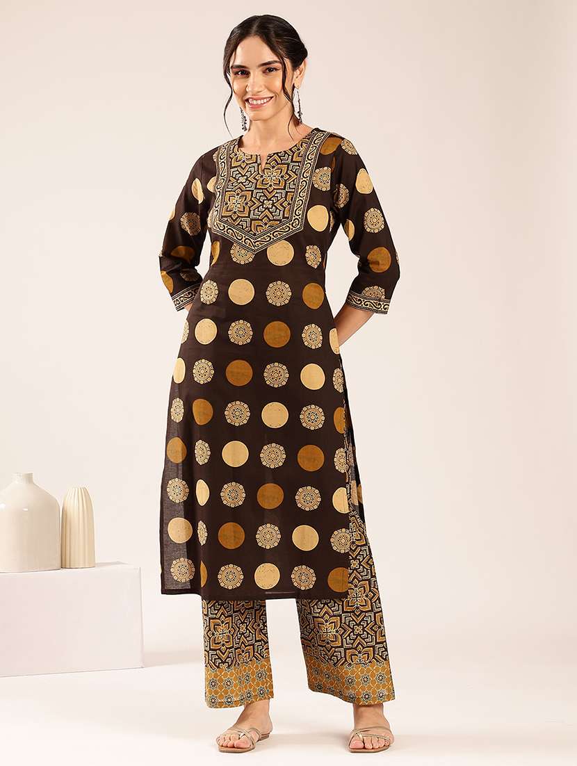 women printed three quarter sleeves kurta palazzo set  - 22548342 -  Standard Image - 2