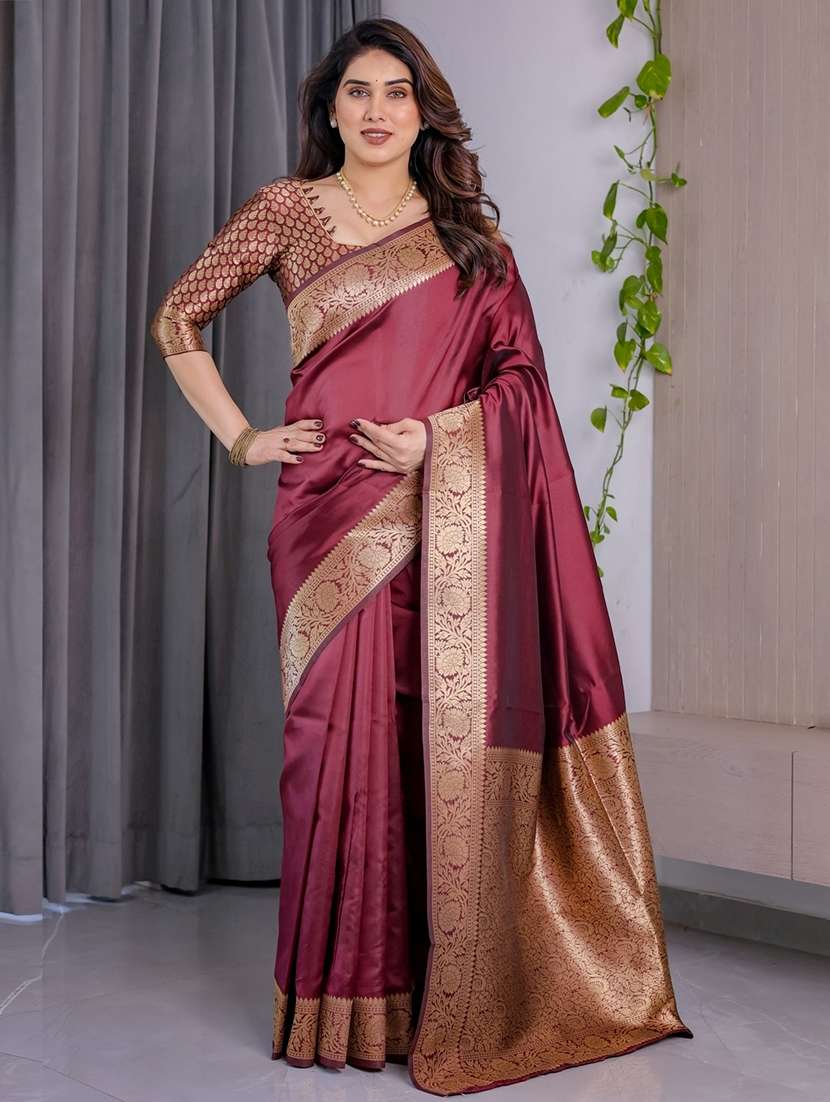 women solid with bordered saree with blouse