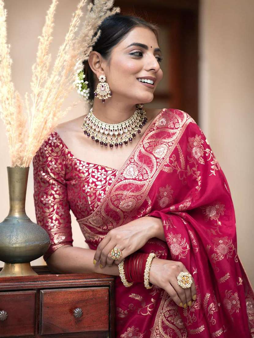 women self design banarasi saree with blouse - 22548531 -  Standard Image - 2