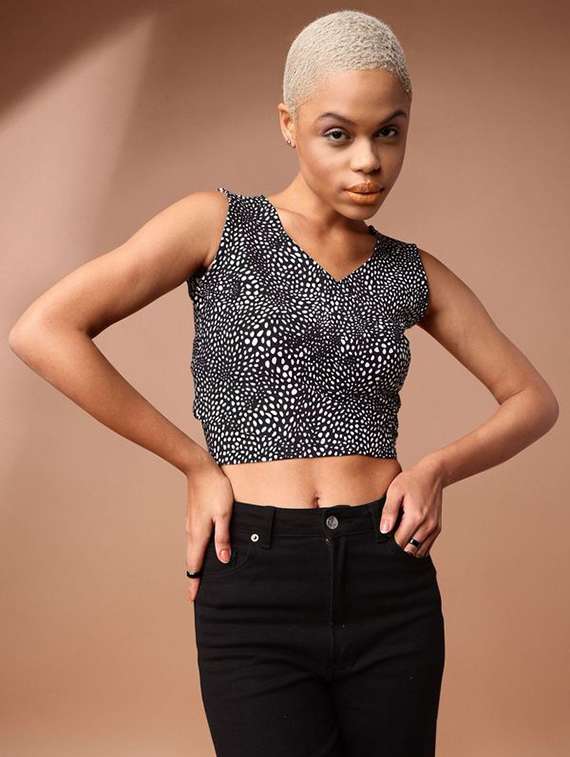 women printed sleeveless crop top