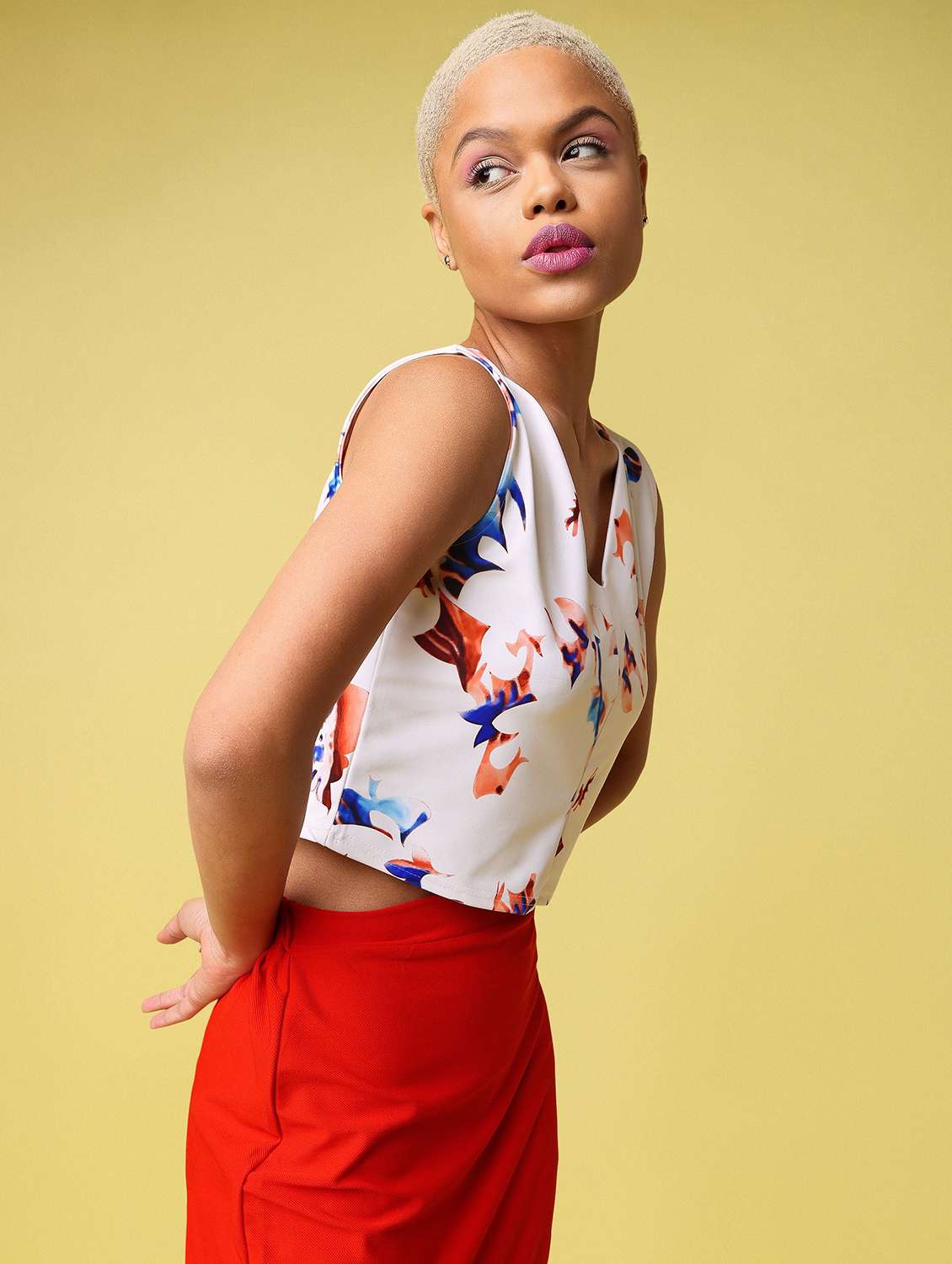 women printed sleeveless crop top - 22549028 -  Standard Image - 2