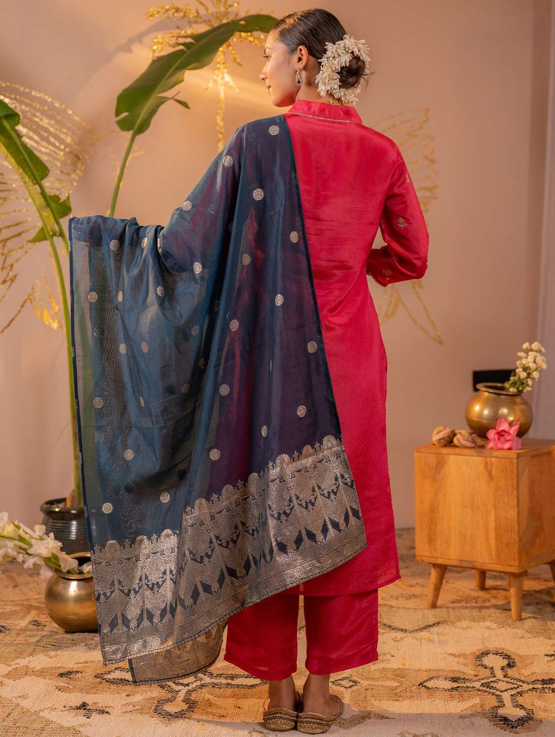 women embroidered v neck kurta pant with dupattta set - 22549968 -  Standard Image - 2
