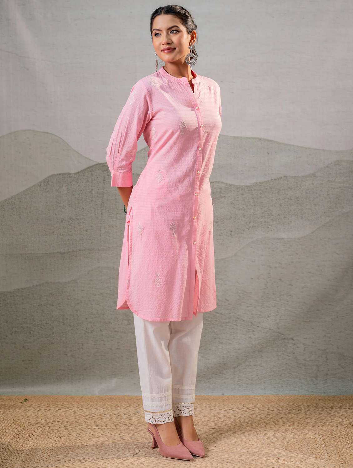 women self design three quarter sleeves straight kurta - 22550228 -  Standard Image - 2