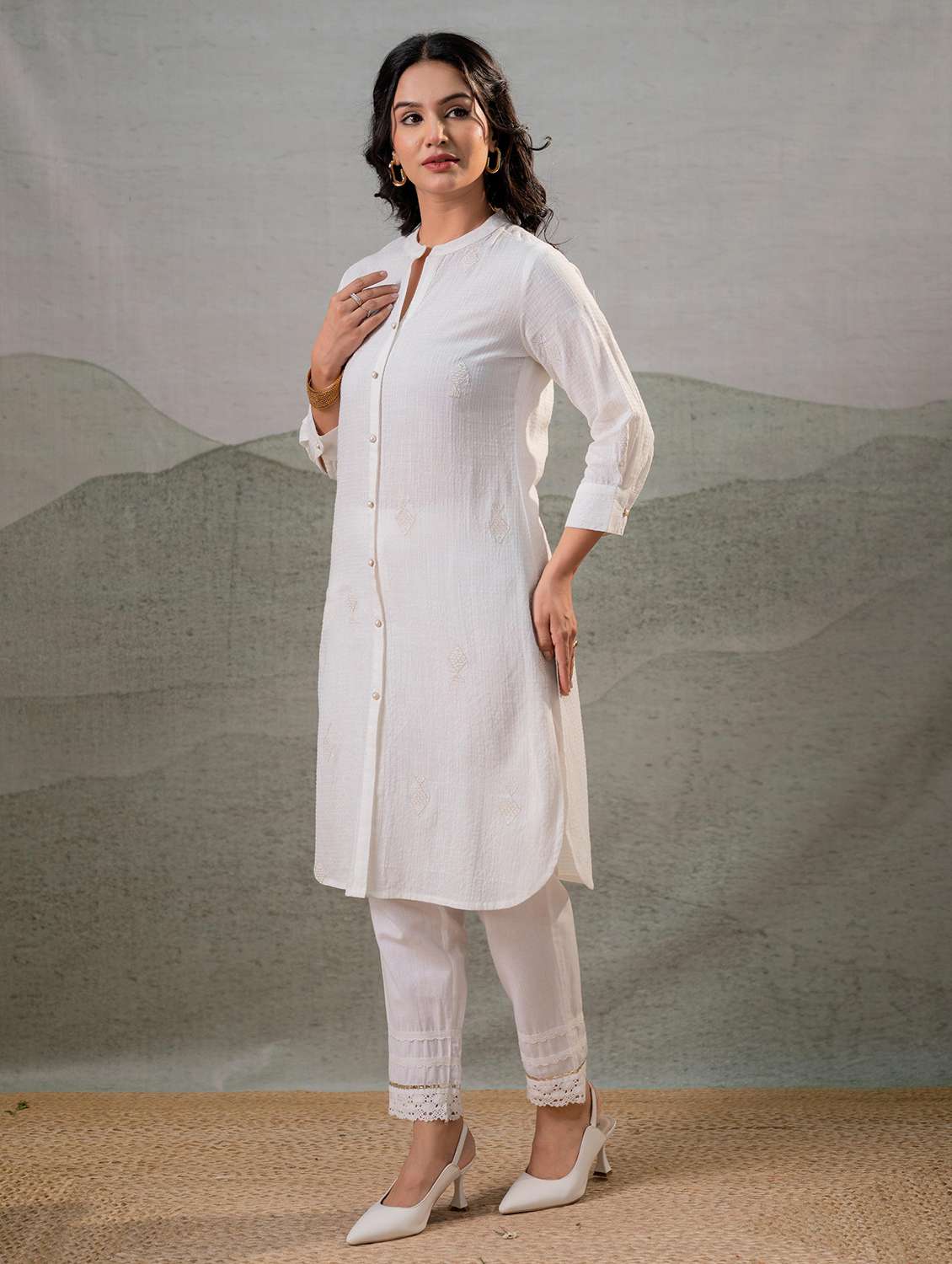 women self design three quarter sleeves straight kurta - 22550230 -  Standard Image - 2