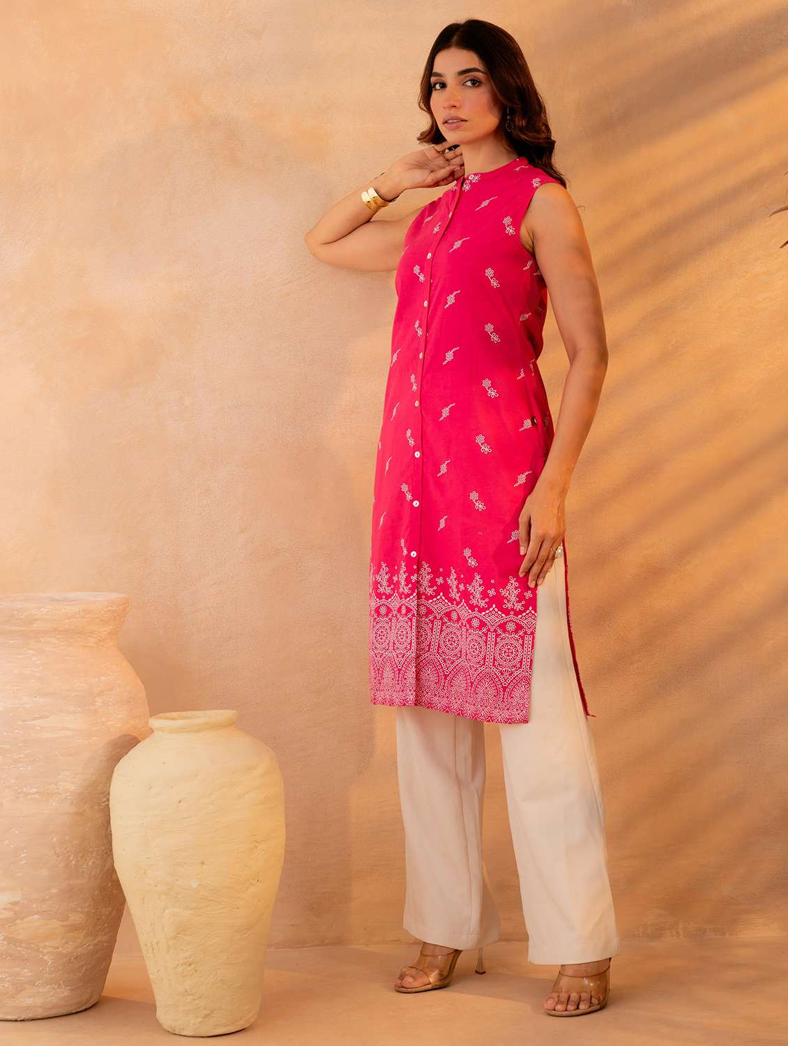 women embroidered sleeveless straight kurta - 22550266 -  Standard Image - 2