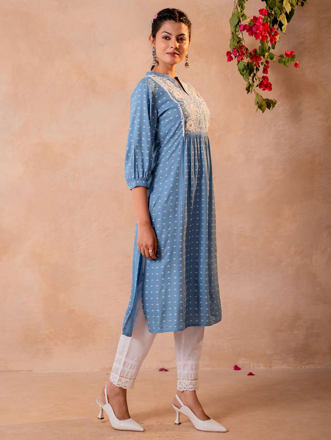 Women Printed Three Quarter Sleeves Straight Kurta - 22550283 -  Standard Image - 2