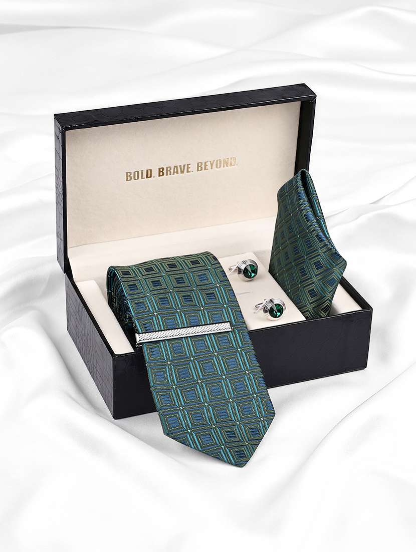 men necktie with cufflinks accessory gift set - 22550374 -  Standard Image - 2