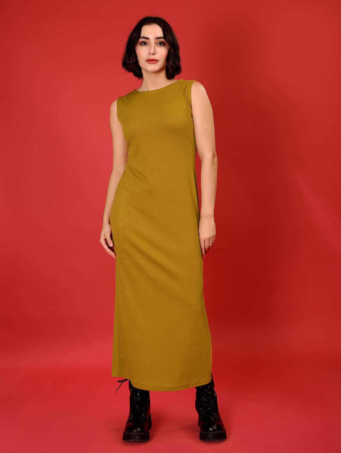 women self design sleeveless sheath dress