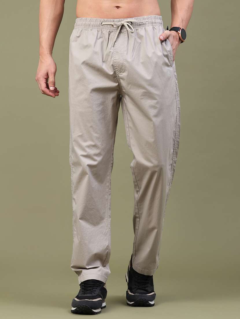 men solid mid rise flat front casual trouser