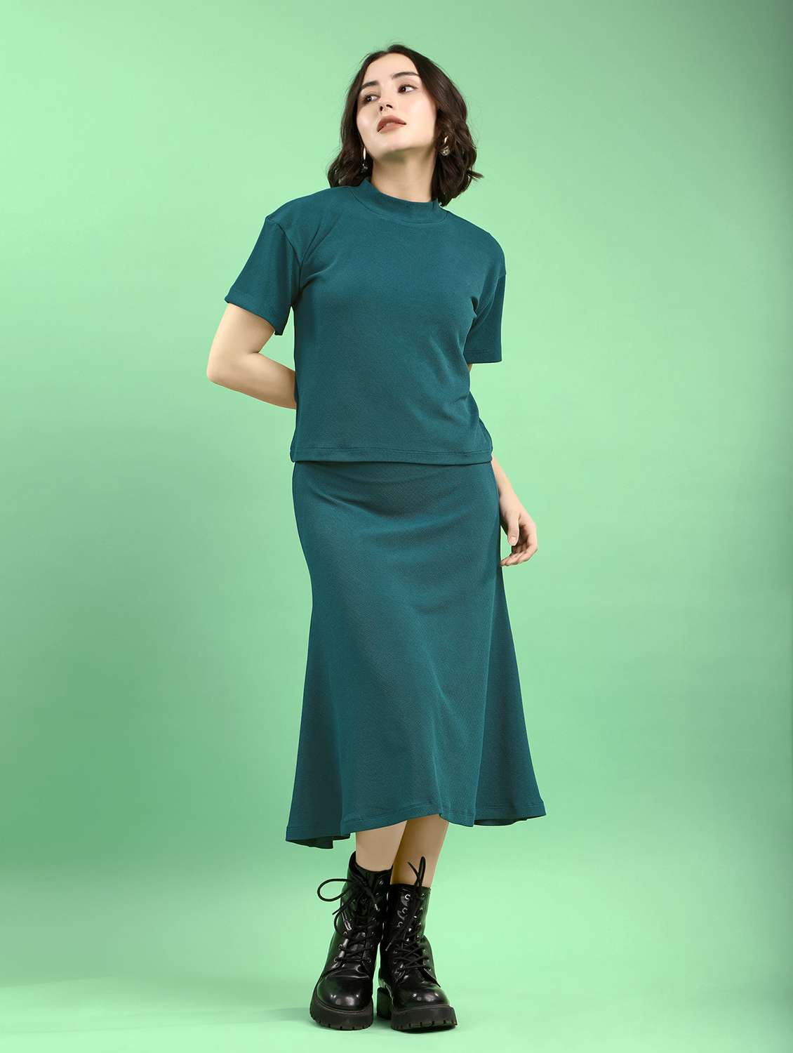 women solid short sleeves top and skirt set