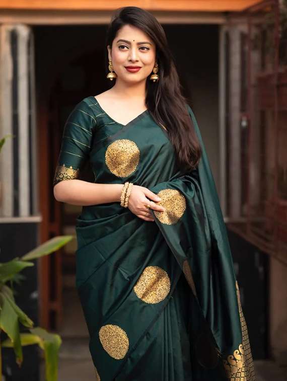 women self design banarasi saree with blouse - 22554577 -  Standard Image - 2