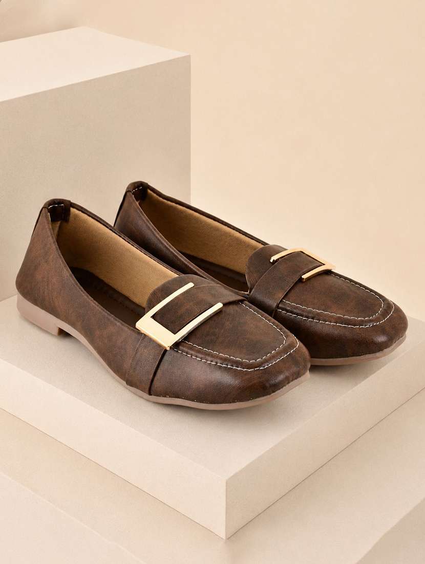 women solid slip on ballerina