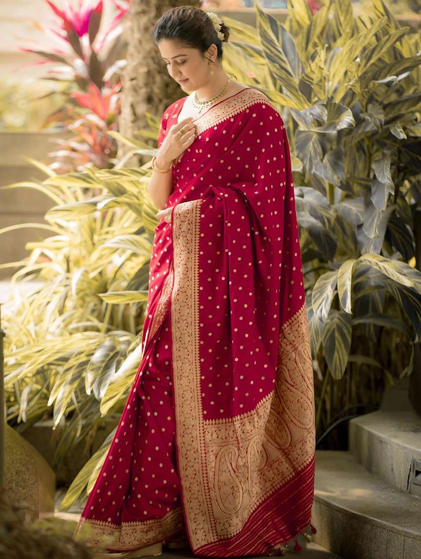 women self design banarasi saree with blouse - 22554732 -  Standard Image - 2