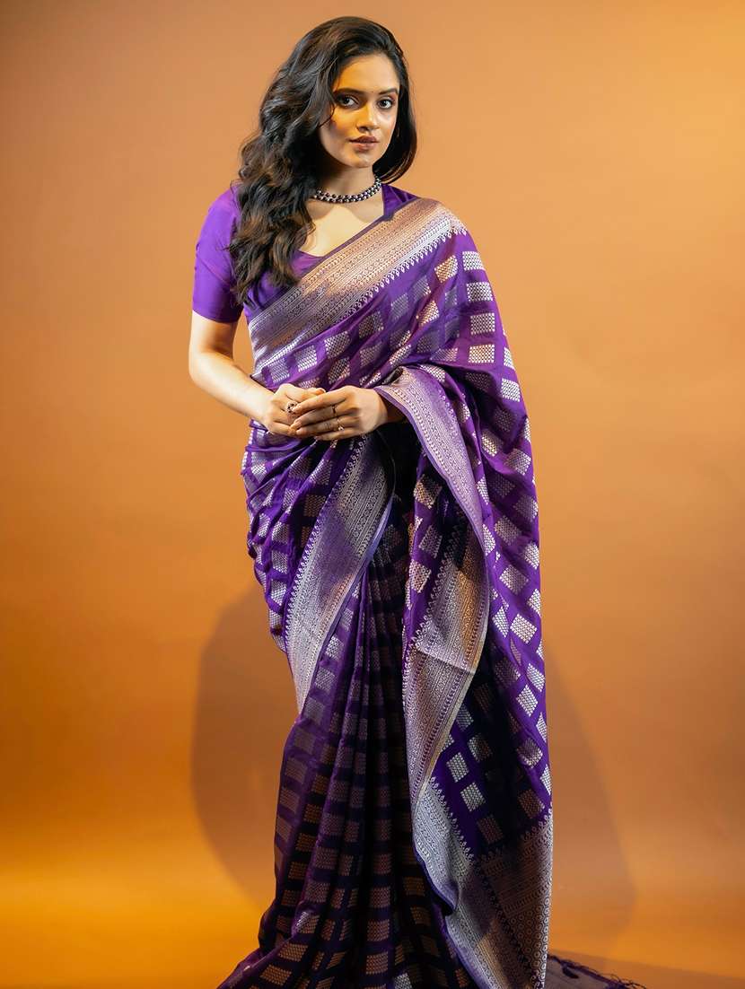women self design banarasi saree with blouse - 22554743 -  Standard Image - 2