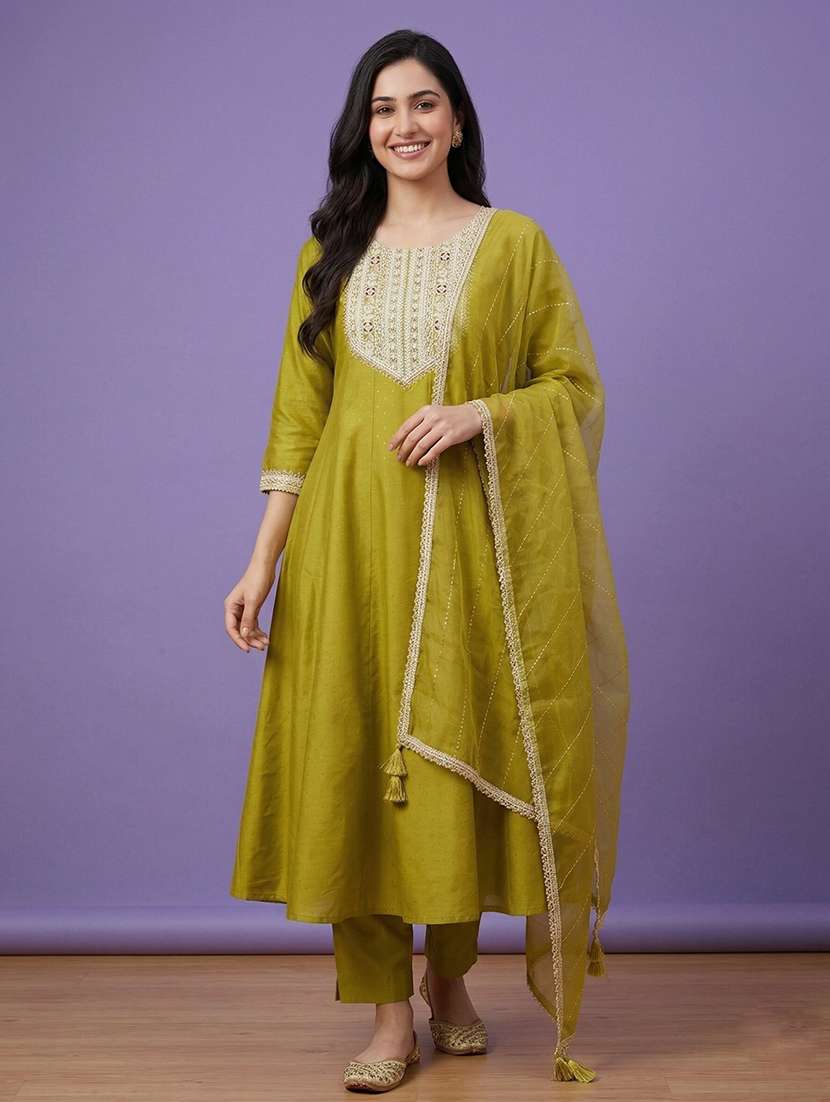 women printed three quarter sleeve anarkali kurta