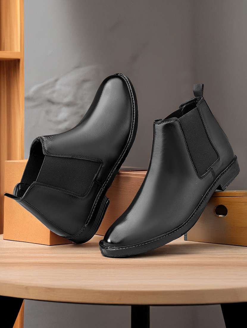 men black slip on chelsea boot