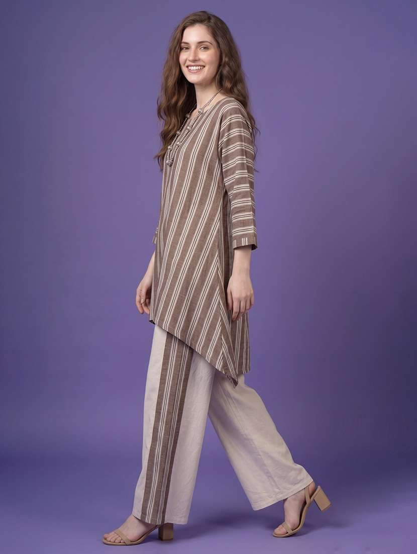 Women Striped Three Quarter Sleeve Ethnic Co-ord Set - 22555203 -  Standard Image - 2
