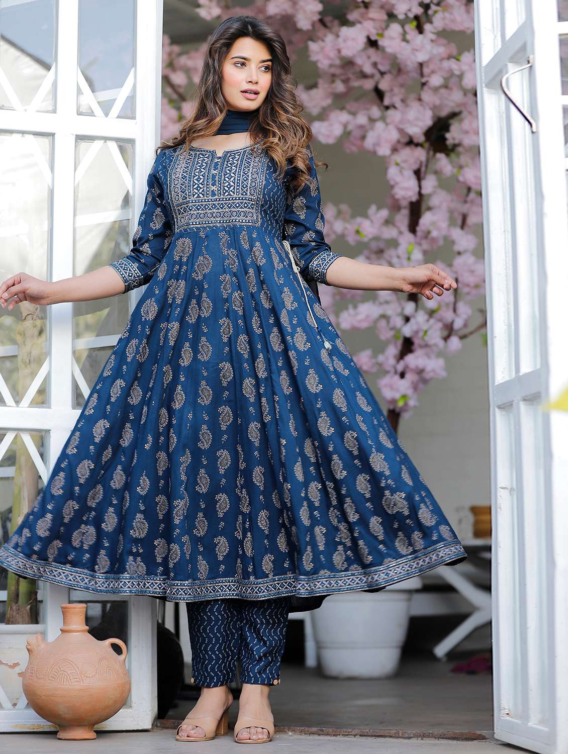 women printed three quarter sleeve kurta pant with dupatta set