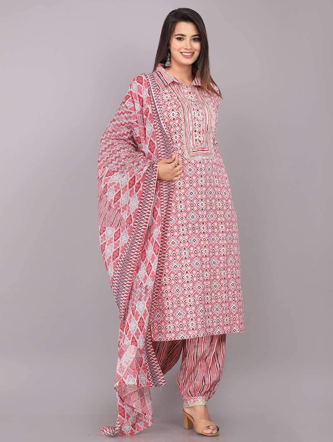 Women Printed Three Quarter Sleeve Kurta Salwar With Dupatta Set - 22558679 -  Standard Image - 2
