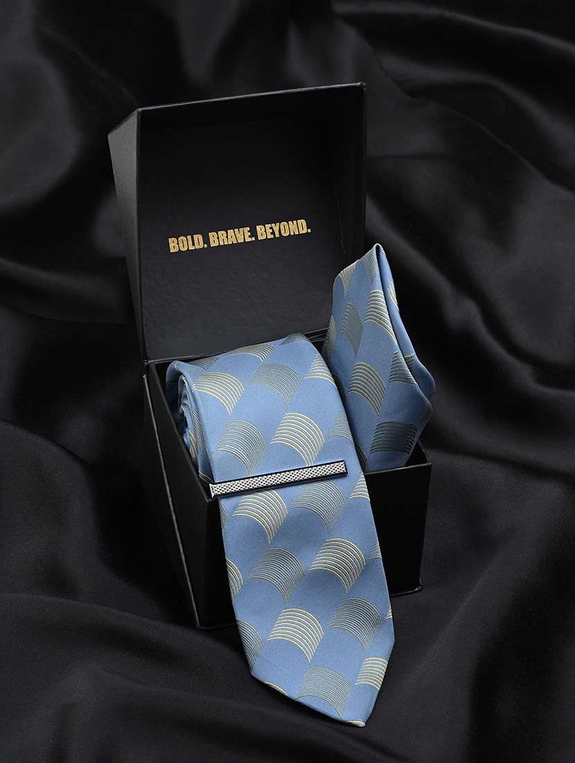 men necktie and pocket square gift box set - 22558729 -  Standard Image - 2
