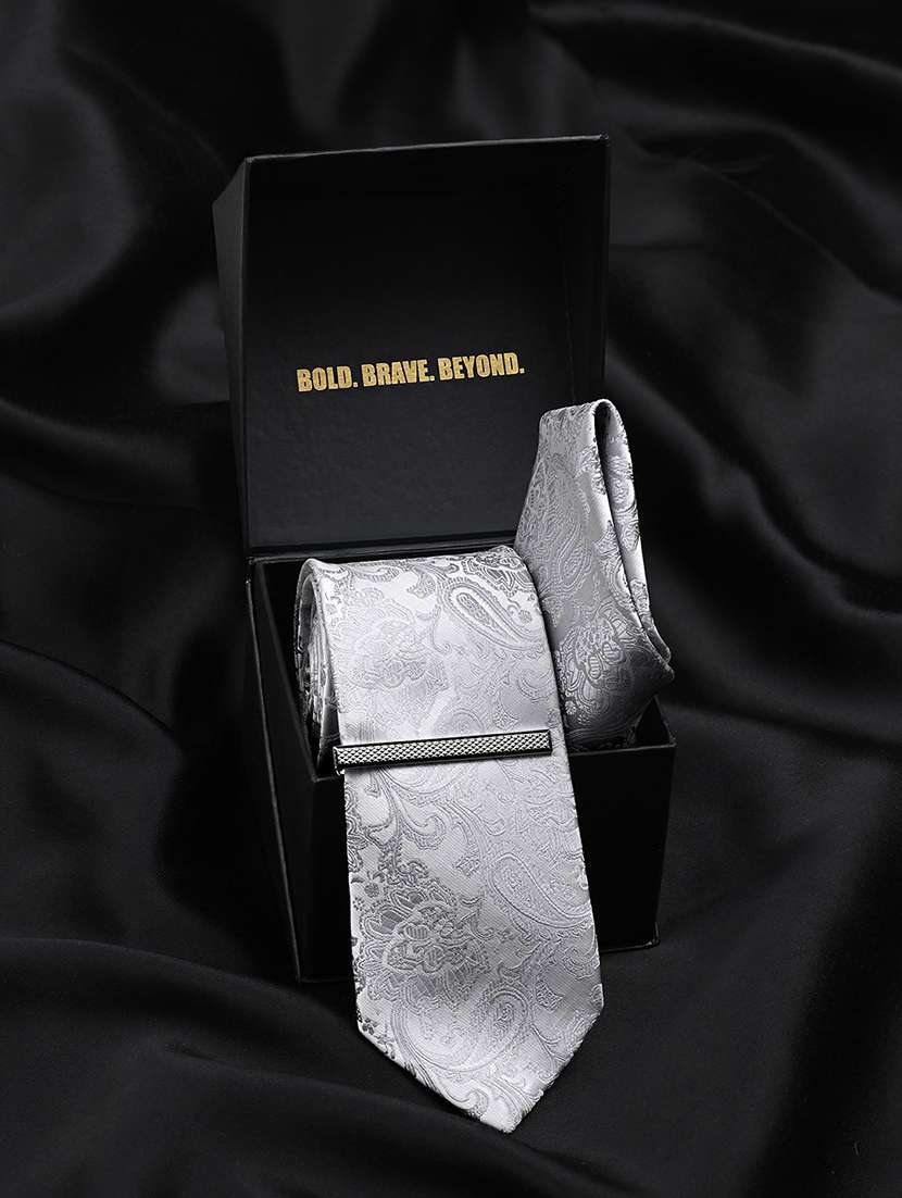 men necktie and pocket square gift box set - 22558736 -  Standard Image - 2