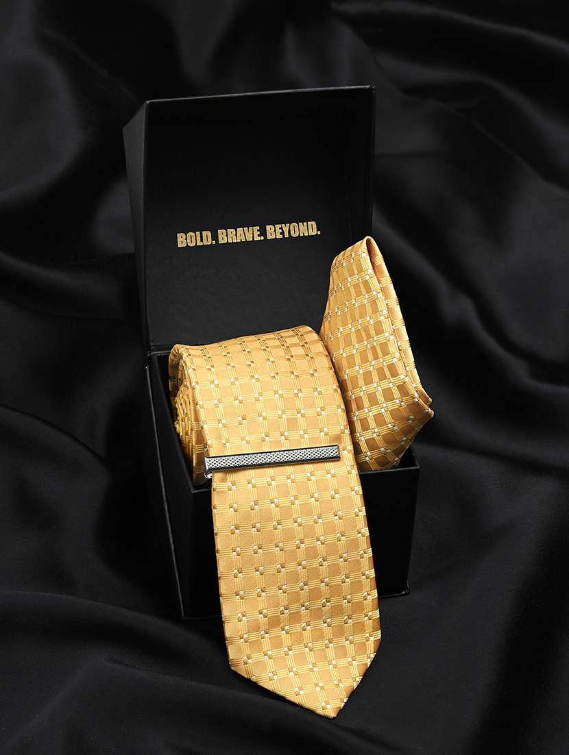 men necktie and pocket square gift box set - 22558739 -  Standard Image - 2