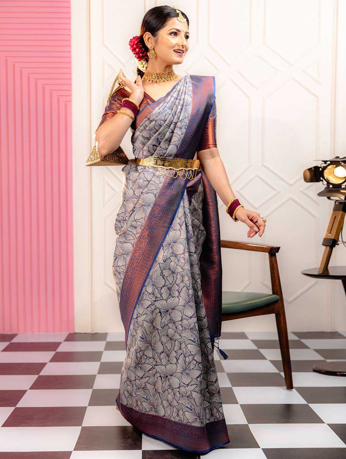 Women Self Design Banarasi Saree With Blouse - 22562773 -  Standard Image - 2