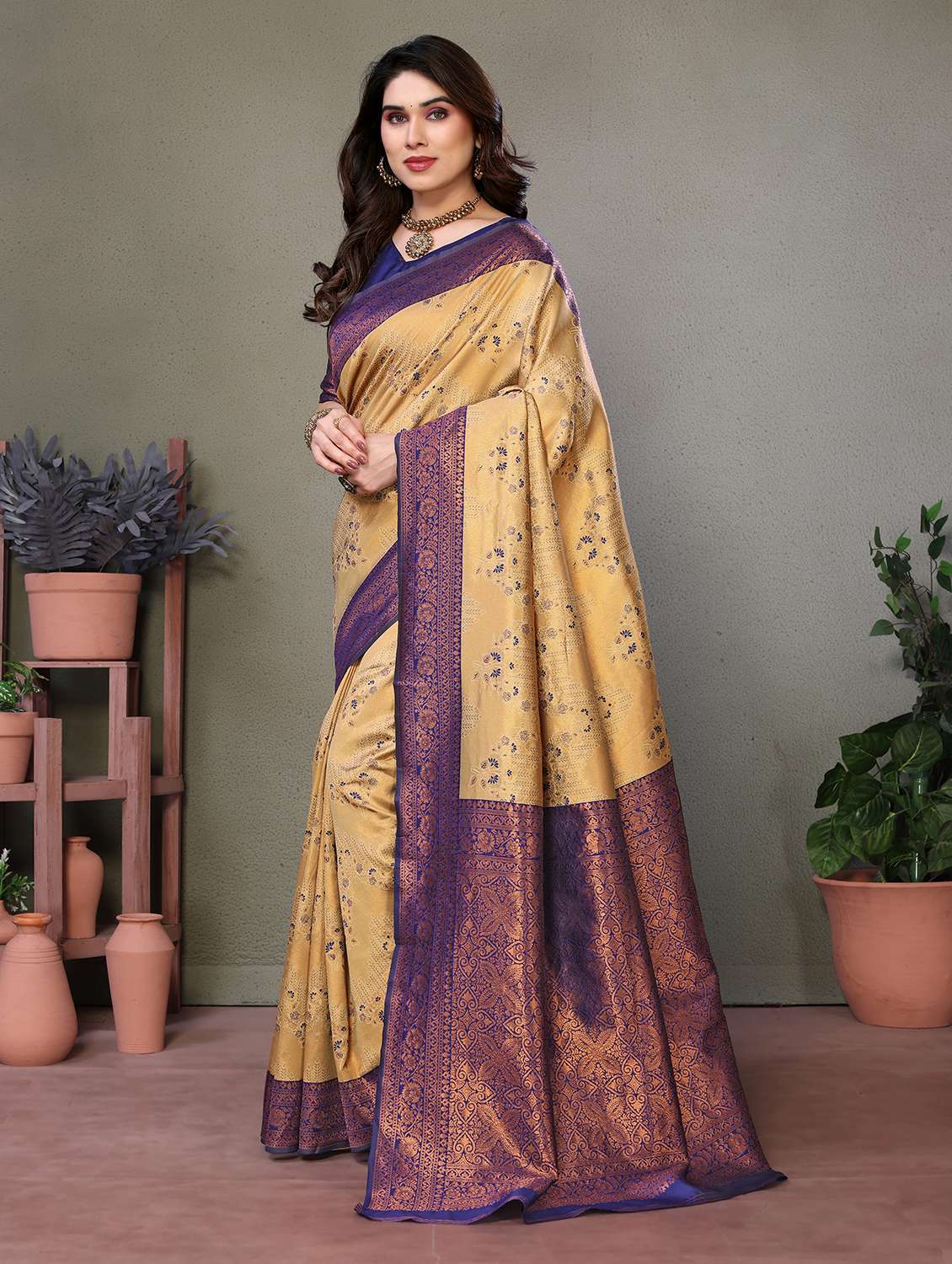 women self design banarasi saree with blouse - 22562779 -  Standard Image - 2