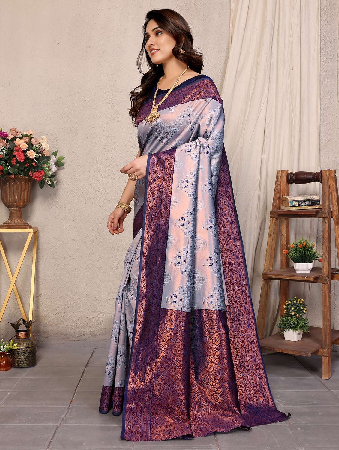 women self design banarasi saree with blouse - 22562782 -  Standard Image - 2