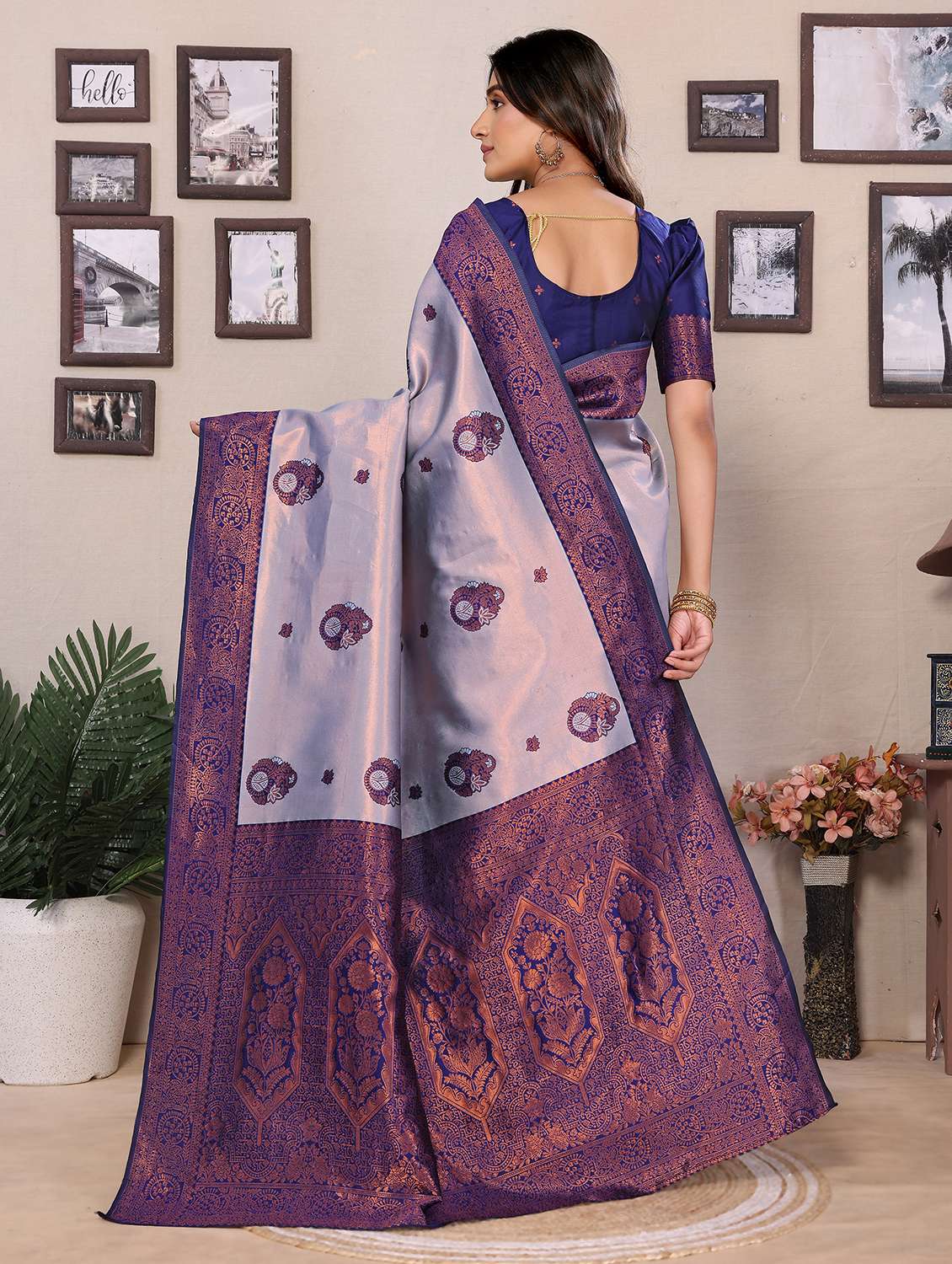 women self design banarasi saree with blouse - 22562821 -  Standard Image - 2
