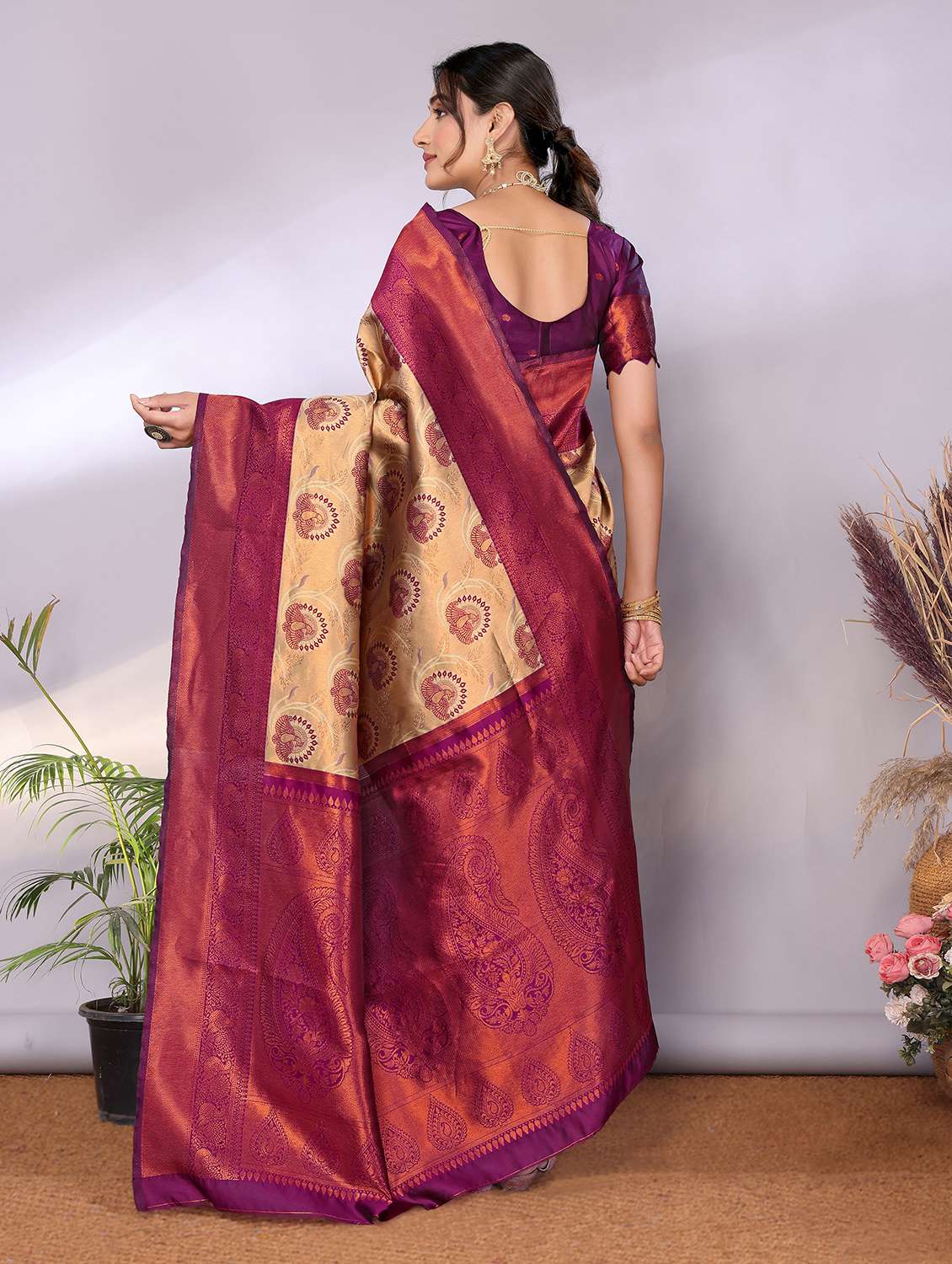 women self design banarasi saree with blouse - 22562838 -  Standard Image - 2