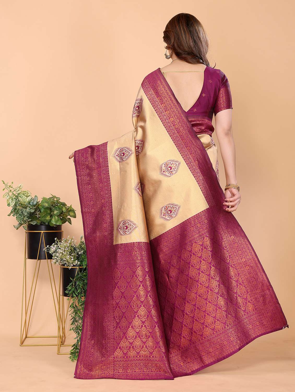women self design banarasi saree with blouse - 22562847 -  Standard Image - 2