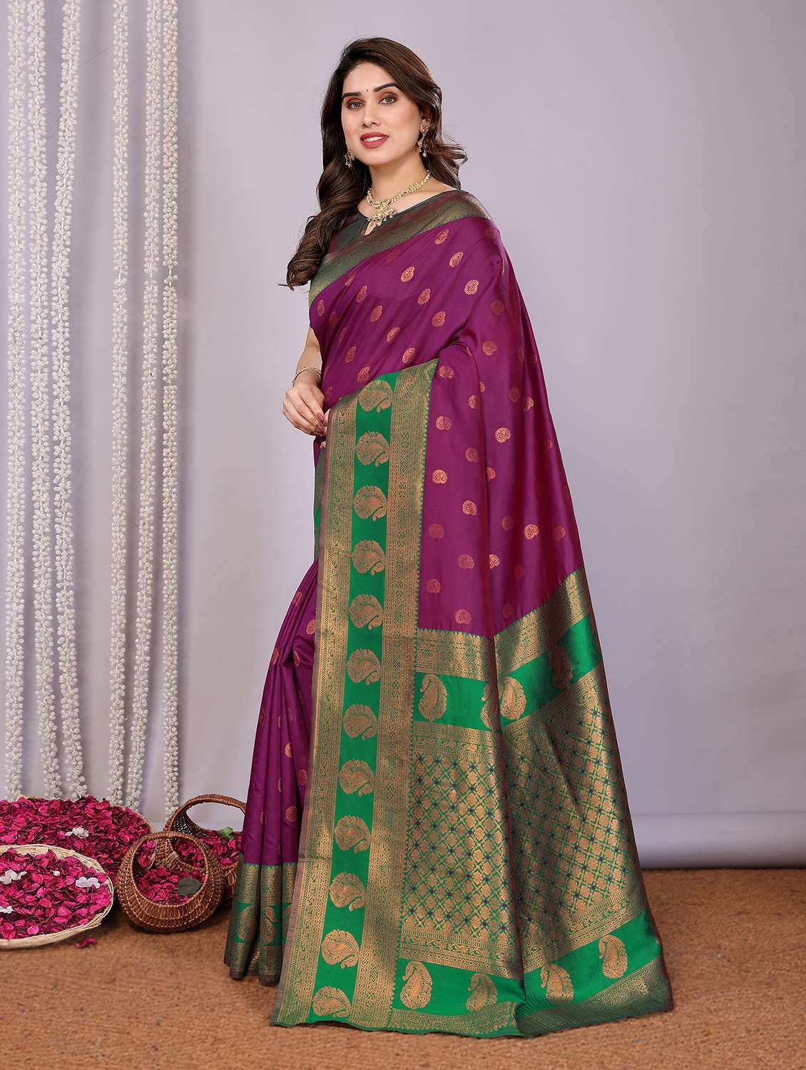 women self design banarasi saree with blouse - 22562849 -  Standard Image - 2