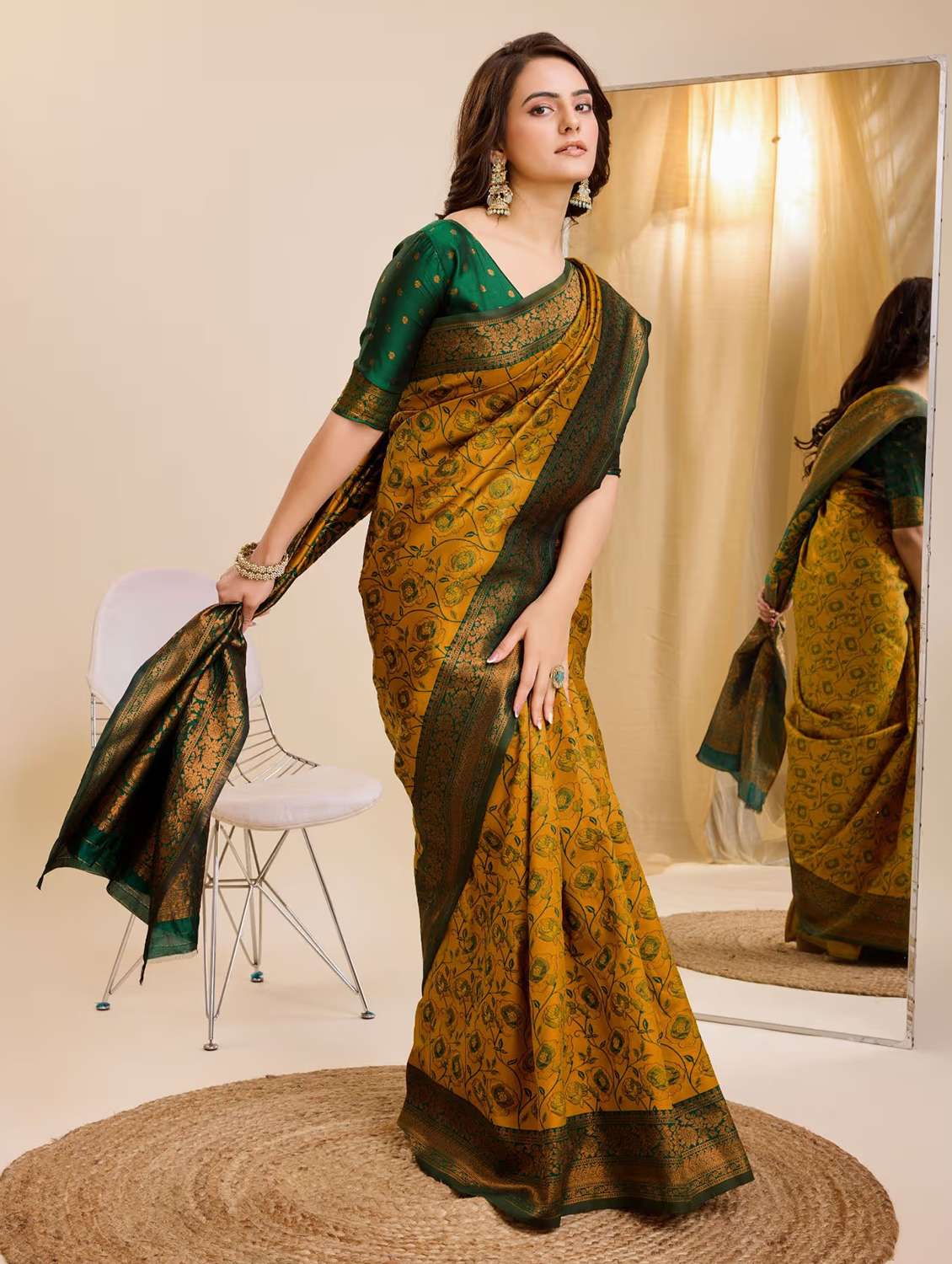 Women Self Design Banarasi Saree With Blouse - 22562867 -  Standard Image - 2