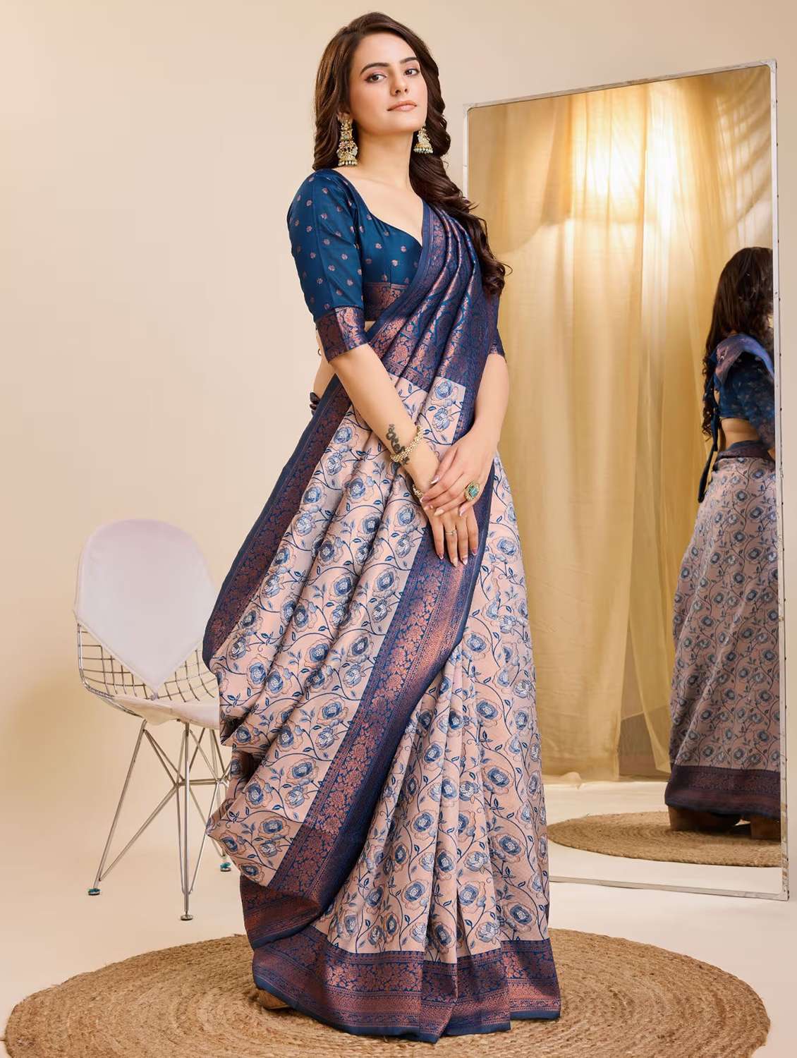 women self design banarasi saree with blouse - 22562868 -  Standard Image - 2