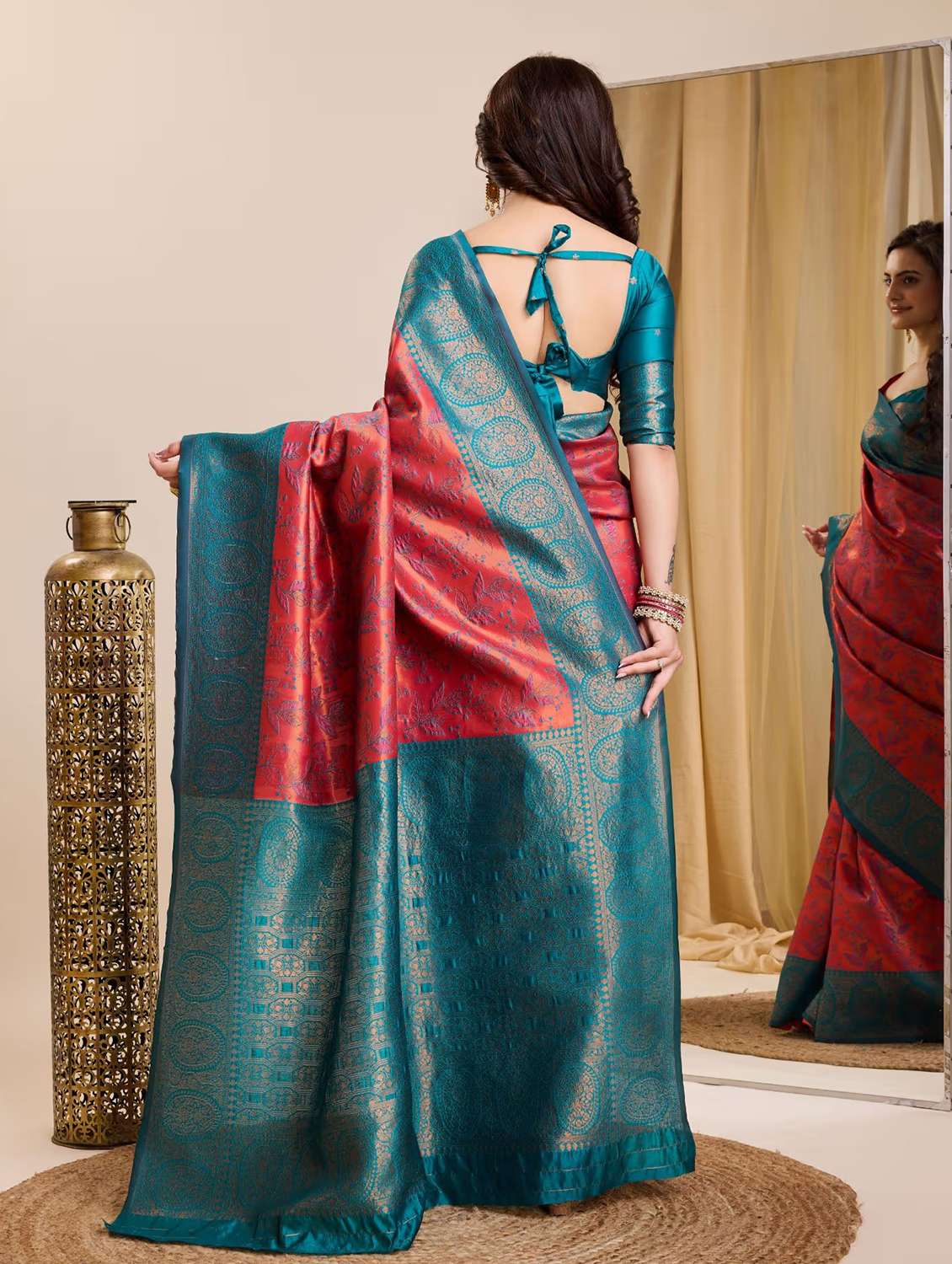 Women Self Design Banarasi Saree With Blouse - 22562870 -  Standard Image - 2
