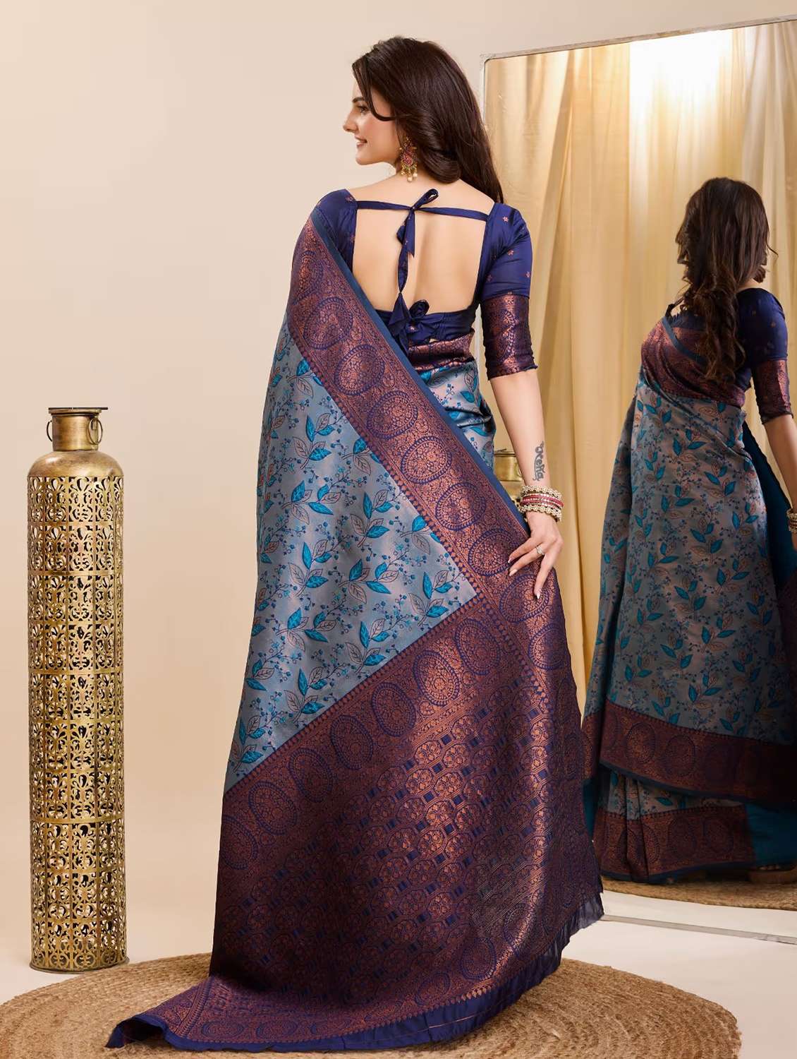Women Self Design Banarasi Saree With Blouse - 22562874 -  Standard Image - 2