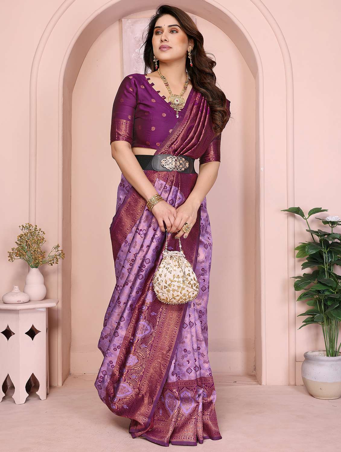 Women Self Design Banarasi Saree With Blouse - 22562877 -  Standard Image - 2
