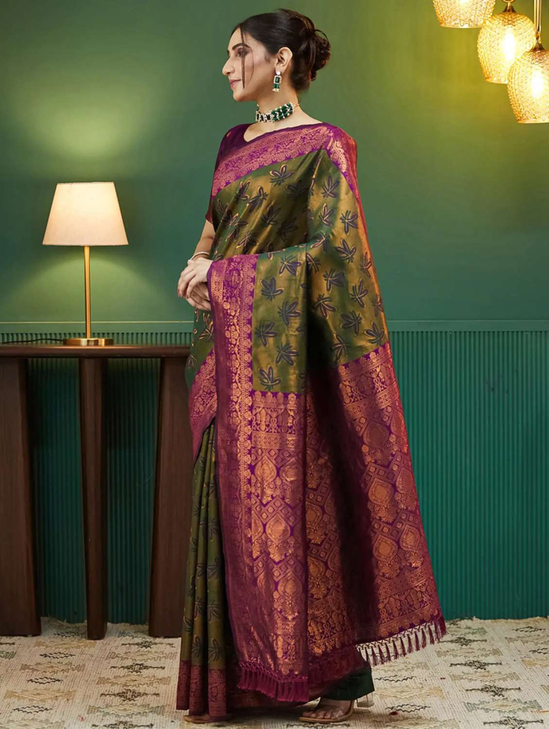 women self design banarasi saree with blouse - 22562892 -  Standard Image - 2