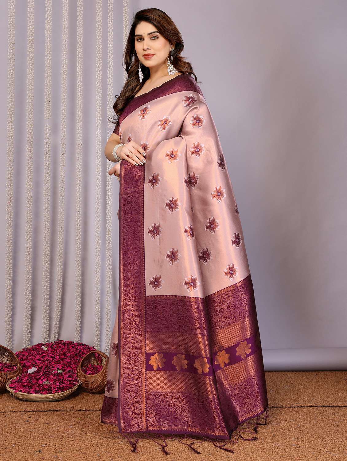 women self design banarasi saree with blouse - 22562913 -  Standard Image - 2
