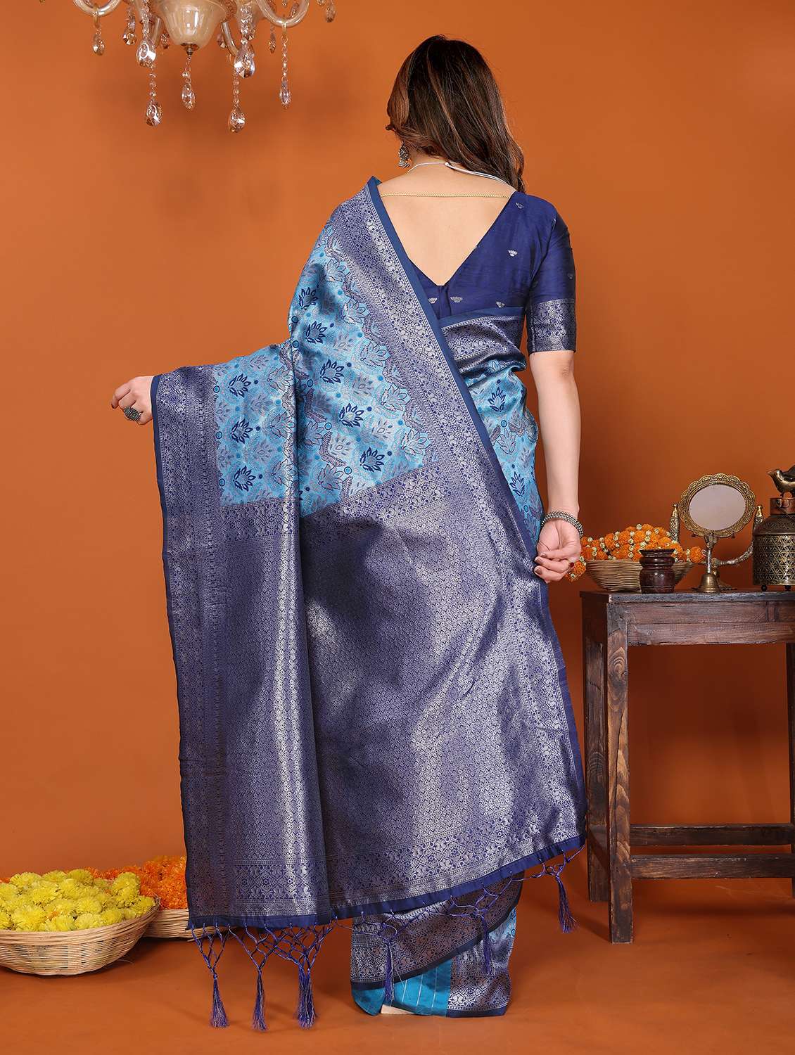 women self design banarasi saree with blouse - 22562929 -  Standard Image - 2