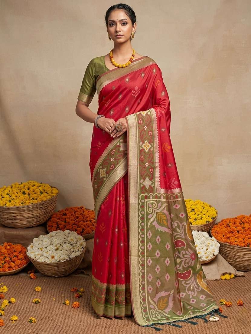 women self design pochampalli saree with blouse