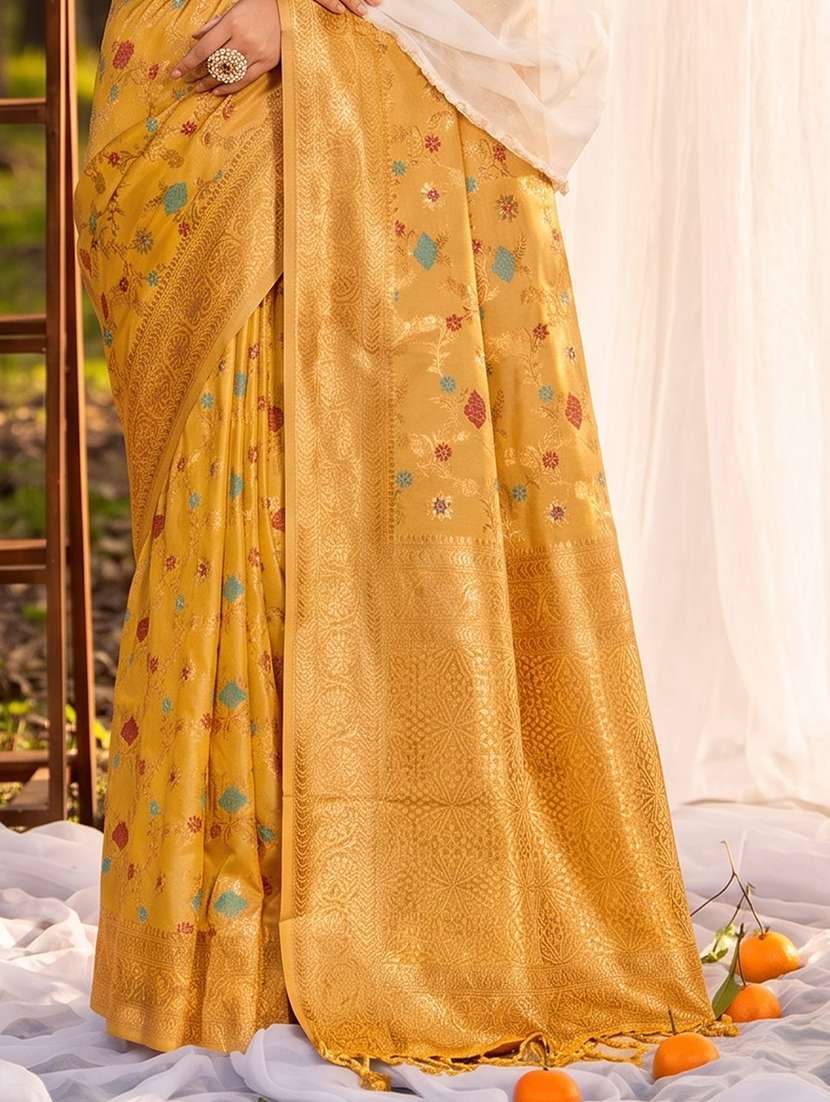 women self design banarasi saree with blouse - 22564959 -  Standard Image - 2