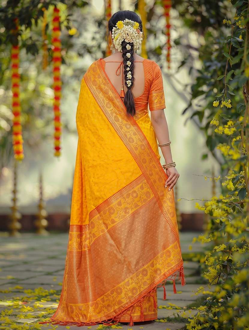 women self design banarasi saree with blouse - 22564977 -  Standard Image - 2