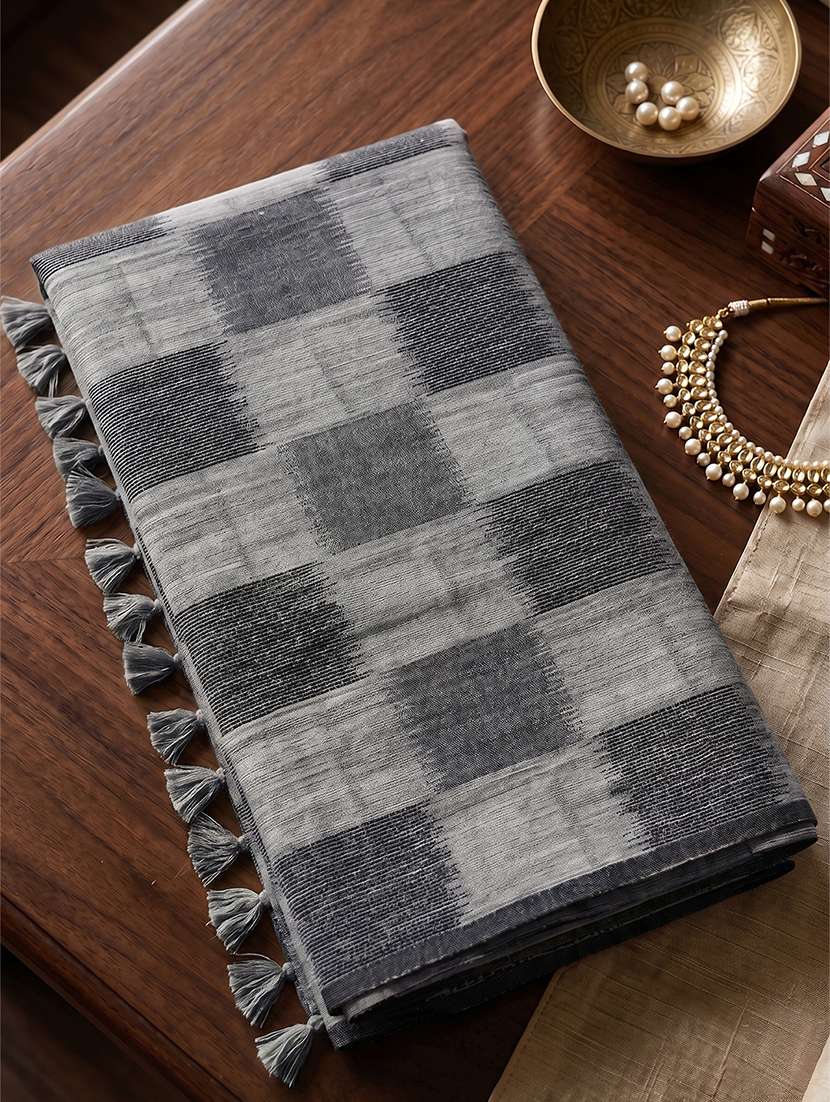 women checkered casual wear saree with blouse - 22565069 -  Standard Image - 2