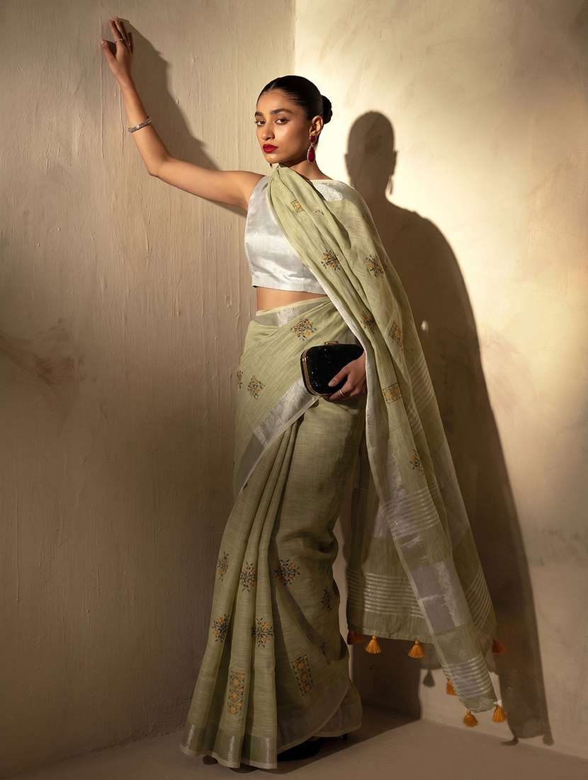 Women Solid With Work Embroidered Saree With Blouse - 22565088 -  Standard Image - 2