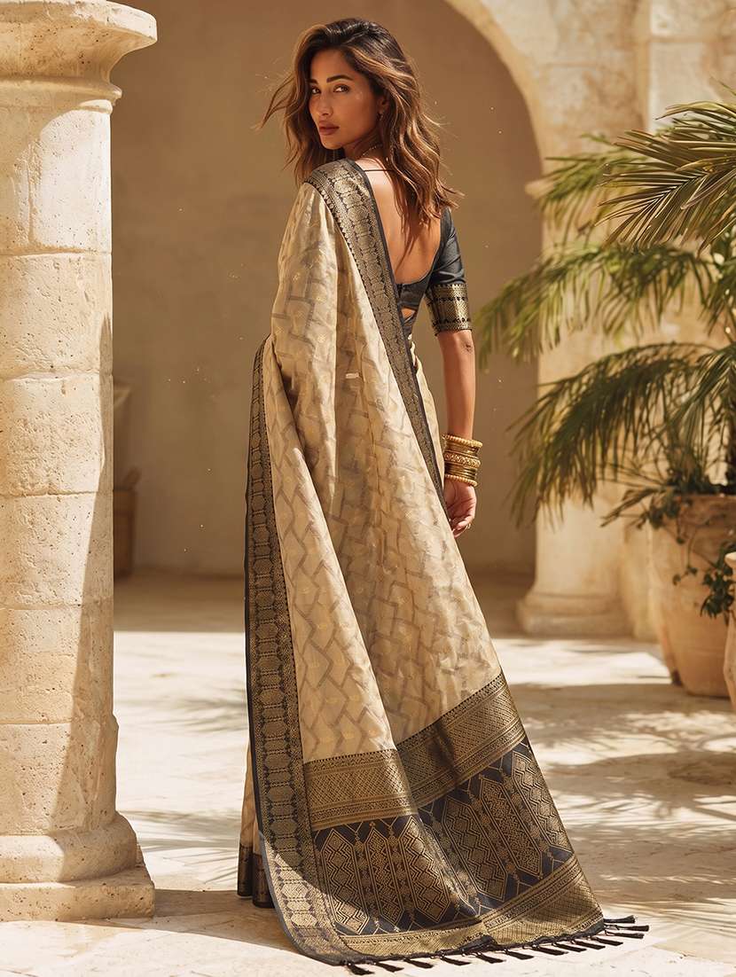women self design bordered saree with blouse - 22565106 -  Standard Image - 2